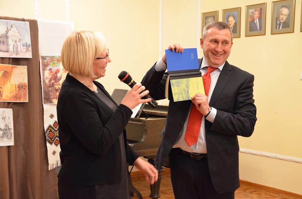 UKRinPL's tweet photo. Сьогодні на творчому вечорі у Посольстві #Україна з нагоди #Shevchenko201 http://t.co/aCnIdQjJjh