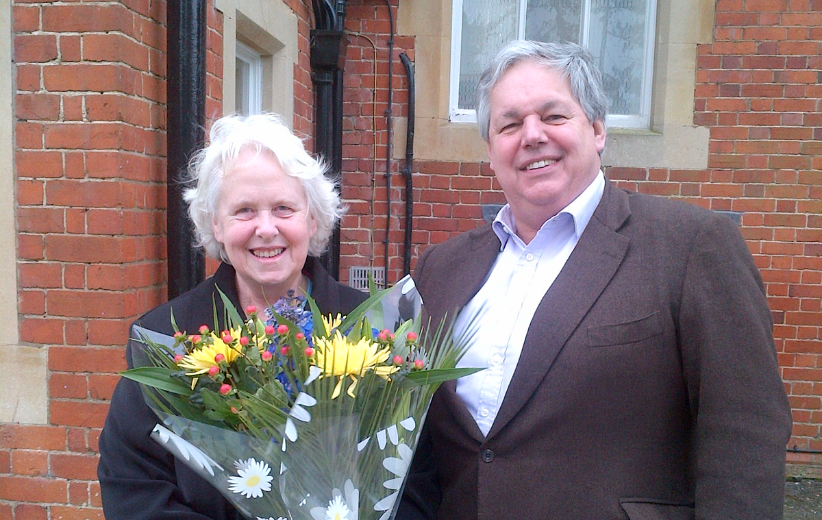TheOxfordMail's tweet photo. End of an era: after 32 years .@TonyBaldry holds his last surgery as an MP http://t.co/Mi3zWvv2PI http://t.co/rwmYHaf2Nz