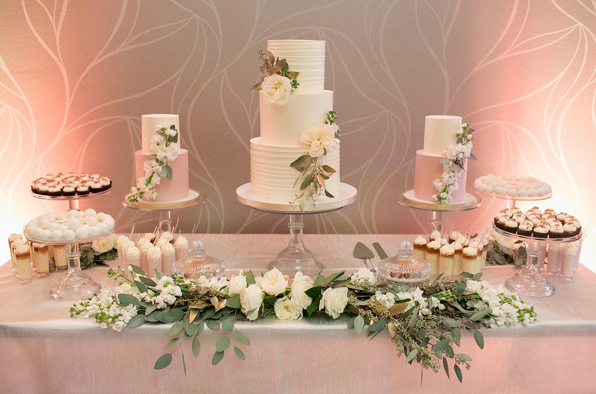 #Dessert heaven by @earthandsugar at <a href="/wyngrandjupiter/">Wyndham Grand Jupiter At Harbourside Place</a> with #Faves <a href="/capturedjen/">capturedjen</a>, <a href="/BacioBridal/">Bacio Bacio Bridal</a> floridiansocial.com/wyndham-grand-…