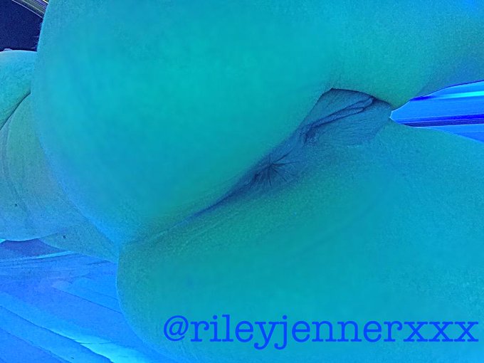 Happy #humpday #ASSWednesday 👀 http://t.co/qKMPb1m47D<a href="/tag/humpday"class="tags">#humpday</a><a href="/tag/asswednesday"class="tags">#ASSWednesday</a>