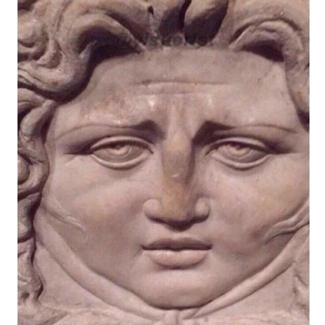 yisucrist's tweet image. cuando abres sin kerer la cámara frontal del móvil