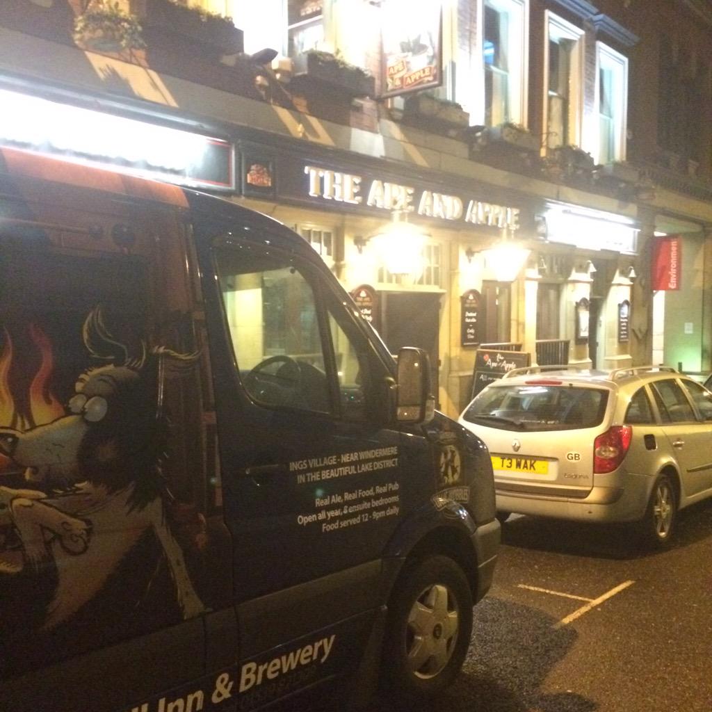 watermillinn's tweet photo. A bit of a late night in #Manchester trust me to park the van outside a busy pub
#qualityadvertising
#beeroclock http://t.co/uIyJuIB7se
