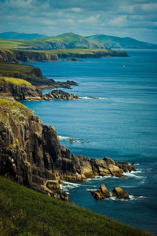 NationalGeograC's tweet photo. Dingle, Irlanda http://t.co/rlVuayVn1f