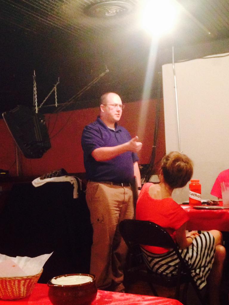 CCofGC's tweet photo. Theology on tap is going on right now at Amici's!! http://t.co/IbEGf53kSs