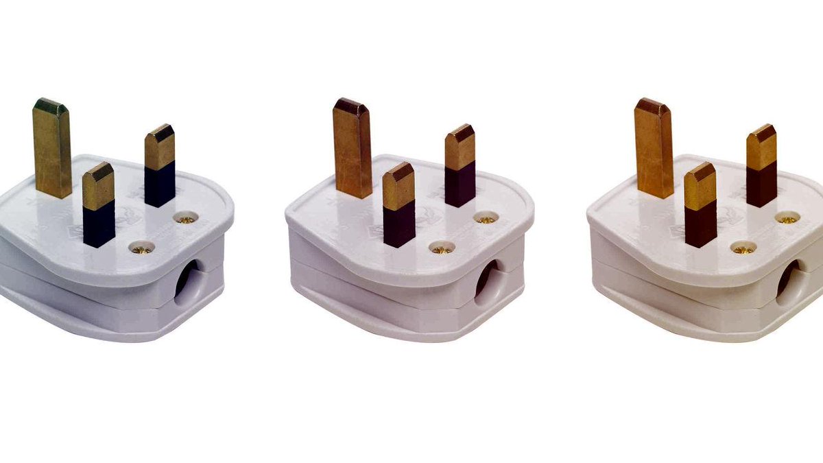 RT <a href="/FastCompany/">Fast Company</a>: Why England has the best wall sockets on Earth: f-st.co/XrIqCMi
