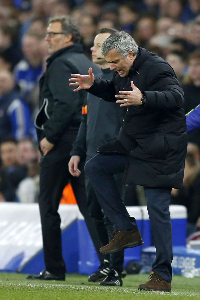 diarioas's tweet photo. Mourinho: "No hay que patear ahora las mesas y las puertas"
http://t.co/UhrV1f6EOX
#ChampionsLeague http://t.co/86ibG61ZiW