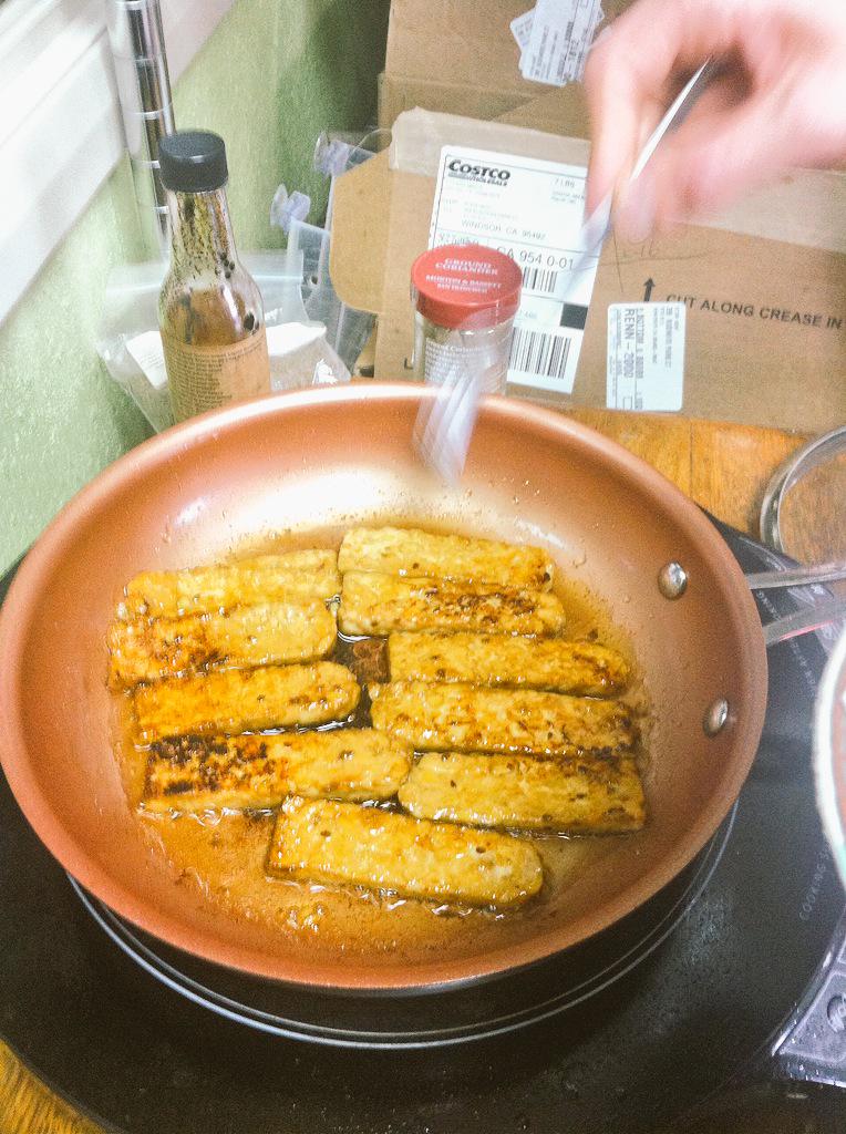 AgentPeachK's tweet photo. Holy YUM! My man at @EatTempeh is spoiling me and my peeps! #tempeh #vegan #GoodProtein #Calcium #Fermented #GF http://t.co/HfebOCqmwz