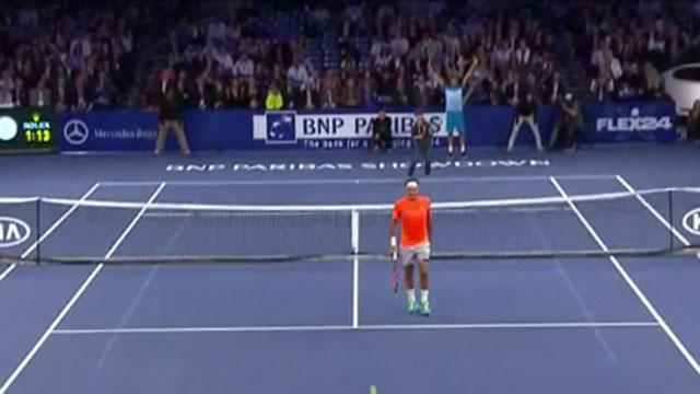 Sportsnet's tweet photo. WATCH: Roger Federer loses rally to kid at exhibition and the crowd goes wild. http://t.co/IzAYD38KJU http://t.co/CqucbTb0Nf