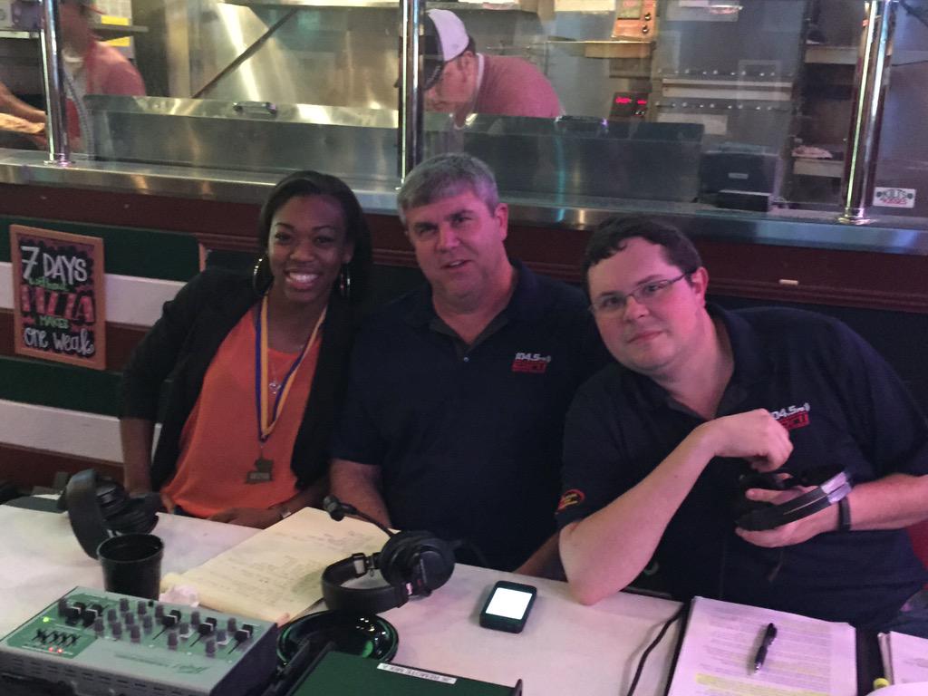 1045espn's tweet photo. @UHScubathletics Sr. SG-Mikayla Bates joins us @SchlittzGiggles #LaPrepWeekly http://t.co/ZA48l3LNdA