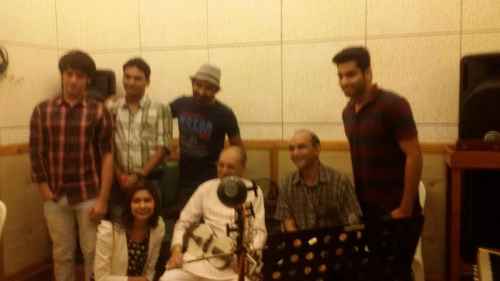 AmitTheGunner's tweet image. Recording of #KyunNaMileHum in progress @Saavm_Platform with @sushil_saavm  at #Trinitystudio