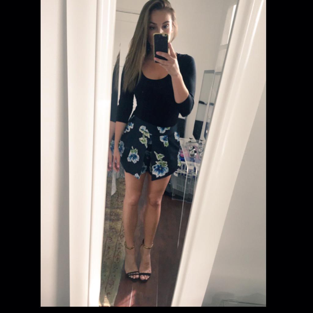 rachaelnobrien's tweet image. It&apos;s a skort! And if you know me you know I love a good floral pattern. #spring #piperlime  #shultz