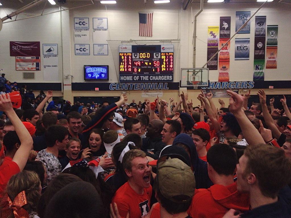 aaron_bennett_1's tweet photo. PANDEMONIUM | Rettig's FT with :14 sec left lifts Mahomet-Seymour 50-49 win over MacArthur @mshsathletics http://t.co/3sVTVgTcw1