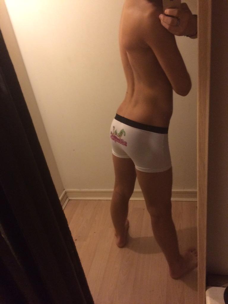Look what I was wearing tonight @MzSmacky @ApplyToModel @BritXXXmodels http://t.co/QZjO4kEN0C
