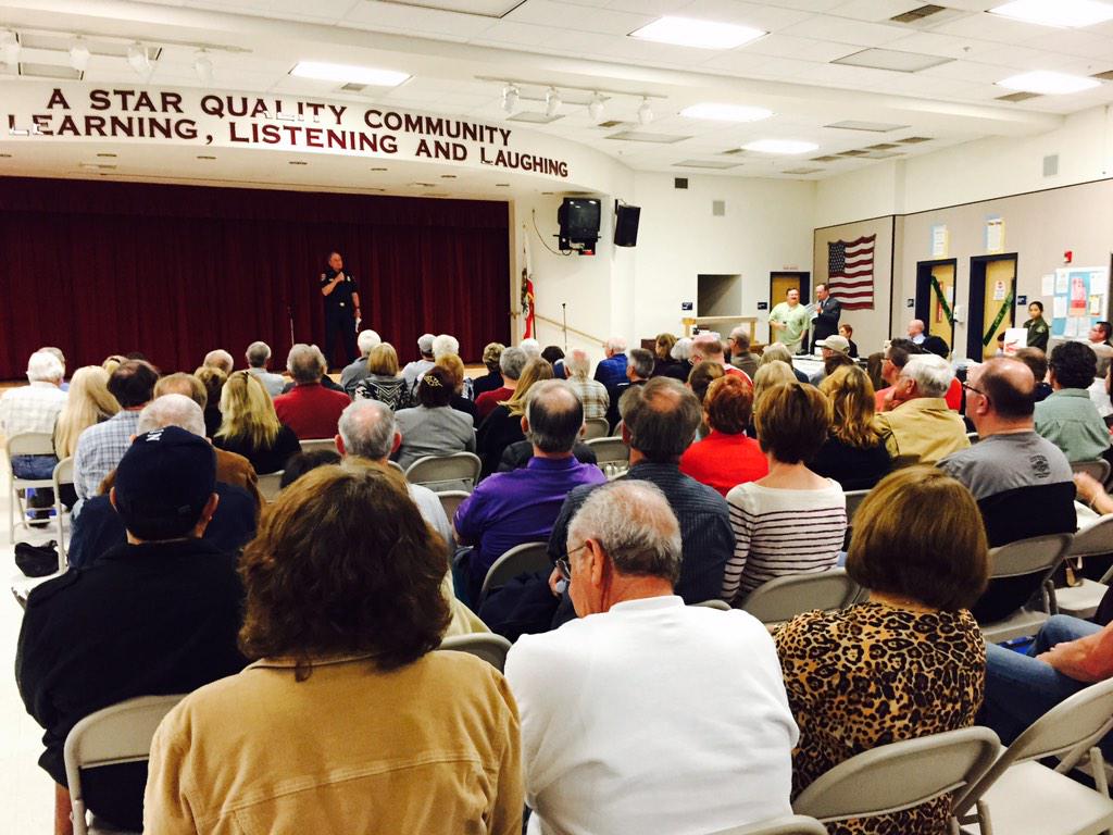 Really great turnout tonight at our Temescal Valley Townhall.  County Fire Chief John Hawkins speaking now.