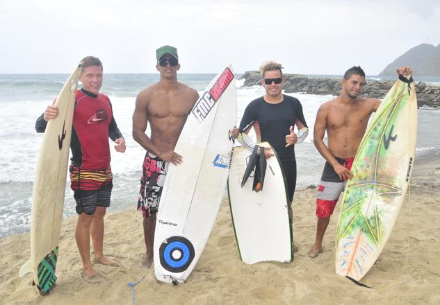 QuillaSurf's tweet photo. “@ElAragueno: Playa La Punta se recibe I Válida Open de #Surf http://t.co/waFam5uCW2… http://t.co/QKFWqGlgqw