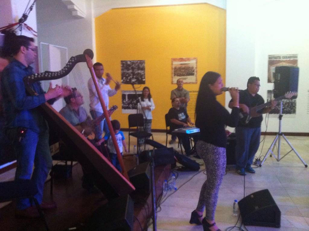 ProfesionalVe's tweet photo. Hoy tuvimos el placer de compartir con amigos de la Banda Marcial en las tardes de concierto de su sede en Carmelitas http://t.co/IqFnw6vVFD