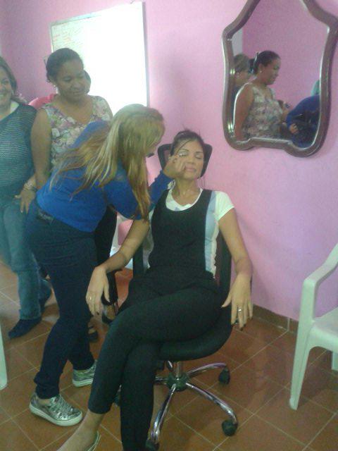 IMMUJER_BNA's tweet photo. Seguimos con l formacion d nuestras mujeres, en el marco del Mes d la Mujer! Gracias .@GuillermoCompa .@MinMujer http://t.co/PsbbSHYgdi