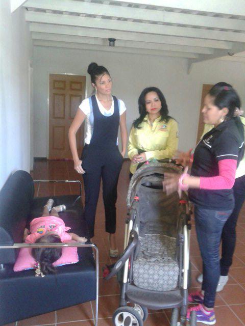 IMMUJER_BNA's tweet photo. Seguimos con l formacion d nuestras mujeres, en el marco del Mes d la Mujer! Gracias .@GuillermoCompa .@MinMujer http://t.co/PsbbSHYgdi