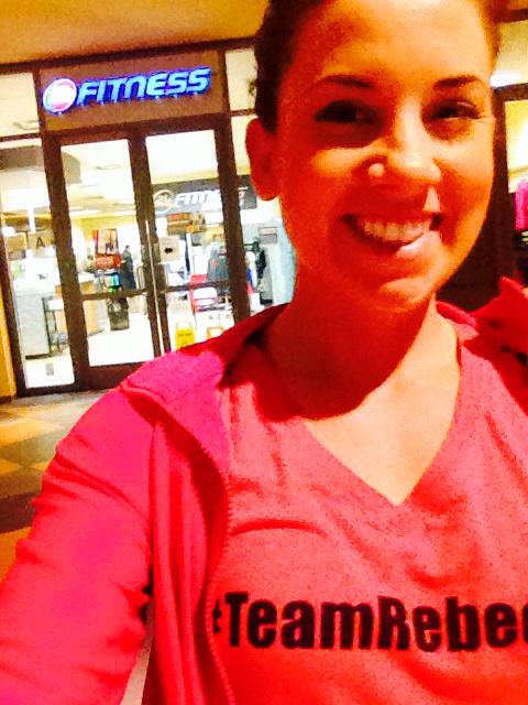 _KatieSeeley's tweet photo. Rockin my #teamrebecca shirt at the gym tonight! Praying for a speedy recovery for the lovely @RebeccaZamolo http://t.co/xw0tmmb4V1