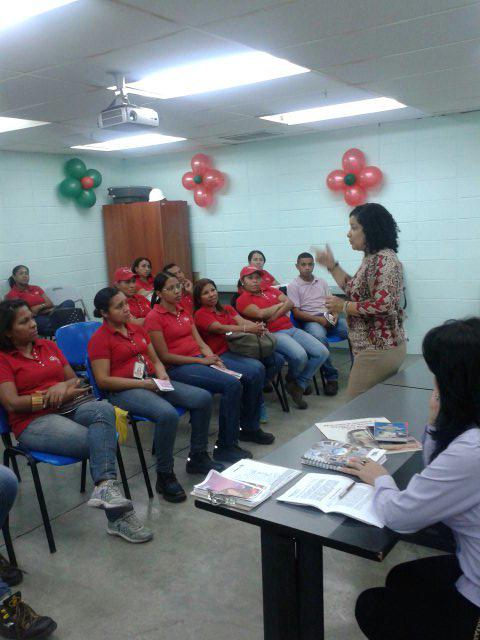 IMMUJER_BNA's tweet photo. siguimos formando a nuestras mujeres e esta oportunidad a las de .@RABSA_OFICIAL de Bna. Gracias a .@GuillermoCompa http://t.co/8Ji053pkuF