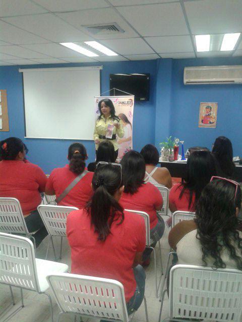 IMMUJER_BNA's tweet photo. 2do dia d formacion d las trabajadoras del los los Bicentenarios Bna.y PLC..@RABSA_OFICIAL Gracias a .@GuillermoCompa http://t.co/mSEmvPMccJ