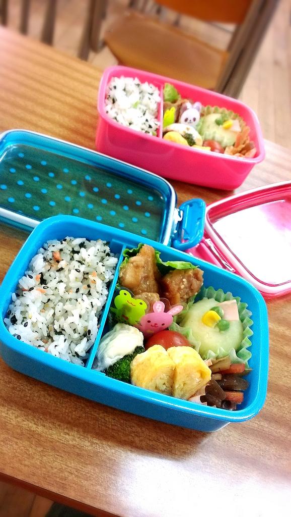 tomoki6430's tweet photo. あや特製弁当🐸🐰
ありがとー♡ http://t.co/6doc0TXfmI