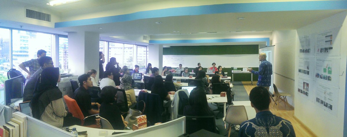 UNGlobalPulseAP's tweet photo. @adityadevsood from @CKSdotIN presenting on how to deliver ideas to the prototypes #FindingthePulse http://t.co/OQygwSySuf