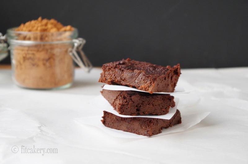 FitCakes's tweet photo. Eat now, talk later. #GoodAdviceIn4Words http://t.co/g8ZM7Aazb2