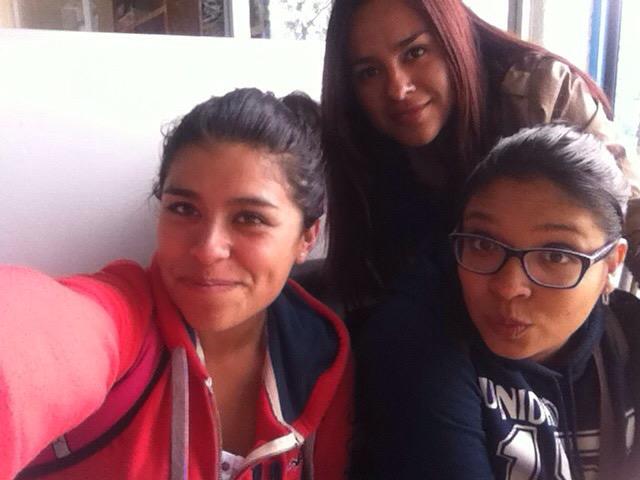 JenniAran81's tweet photo. Perdiendo el tiempo como siempre jajaj http://t.co/mXwTvmP0Iv