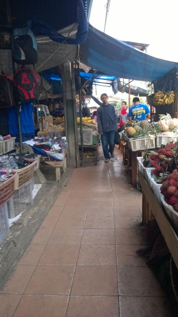 cleanactionid's tweet photo. #PasarSae kondisi #PasarSimpangDago 10:36 bersiih. Ayo pertahankan! @CoblongJITU @pasarkotabdg @bplh_kotabdg @se_bdg http://t.co/656JidQMTd