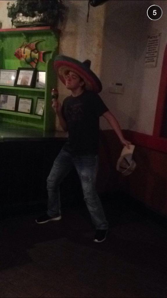 45Bradley's tweet photo. Ig I like drunk! #druuuunk http://t.co/T1tjcW2jfc
