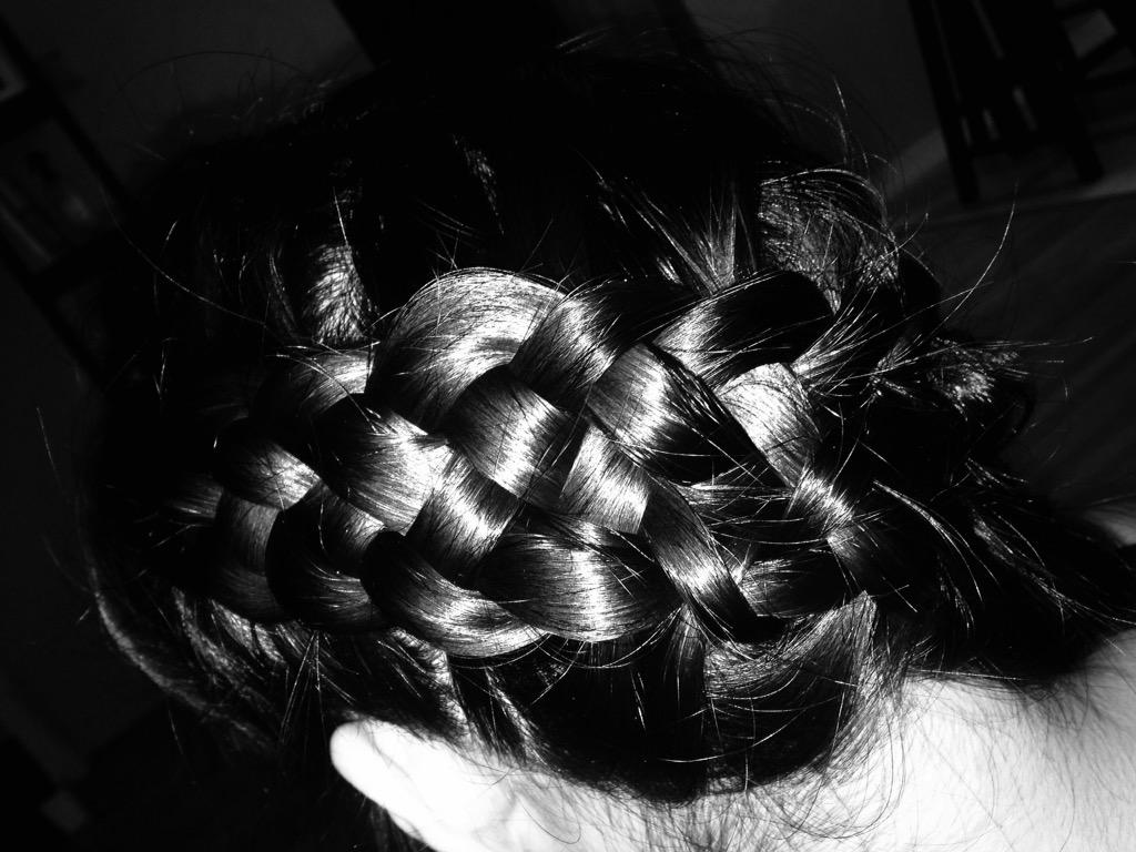 alaModeUpDos's tweet photo. Ladies and gentleman, I finally mastered the 5strand #dutchbraid!#beauty #hairhour #learnstorm #fashion @pricilla__v http://t.co/M3SPzrzHuE