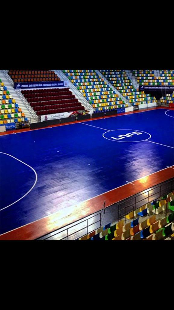 Juanki9Badillo's tweet photo. K ganas de ir al Quijote Arena a ver el futsal!! @46Axojuan @Sergio10Rueda @AlbertoBadillo9 @Carlosbl34 http://t.co/fYEl7TemKp