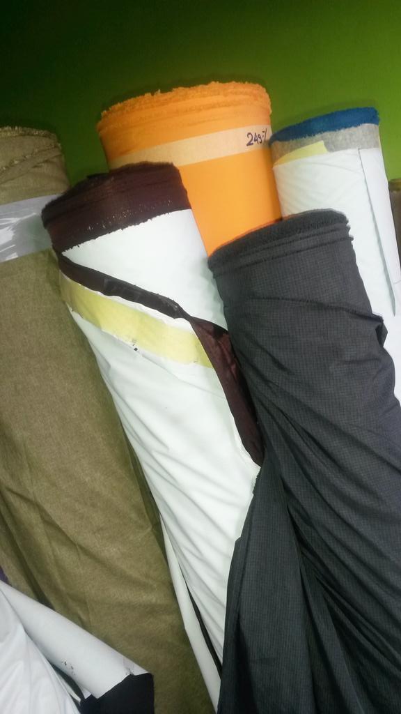 AlanIlan's tweet image. Bahan coting buat jaket/spery anti air...yang mau pesen bhannya silakn hb 087772989595