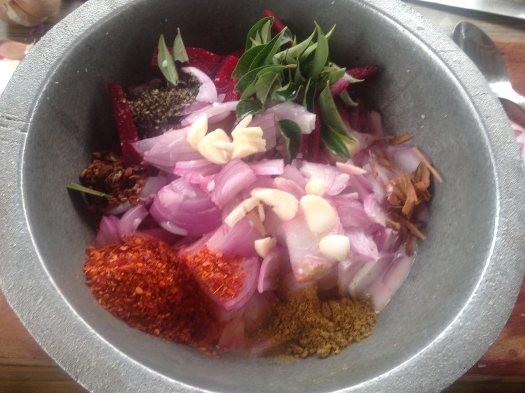 SunriseCurryclb's tweet photo. Cooking in Sri Lanka - so spicy so tasty http://t.co/NdwsNSKtBu