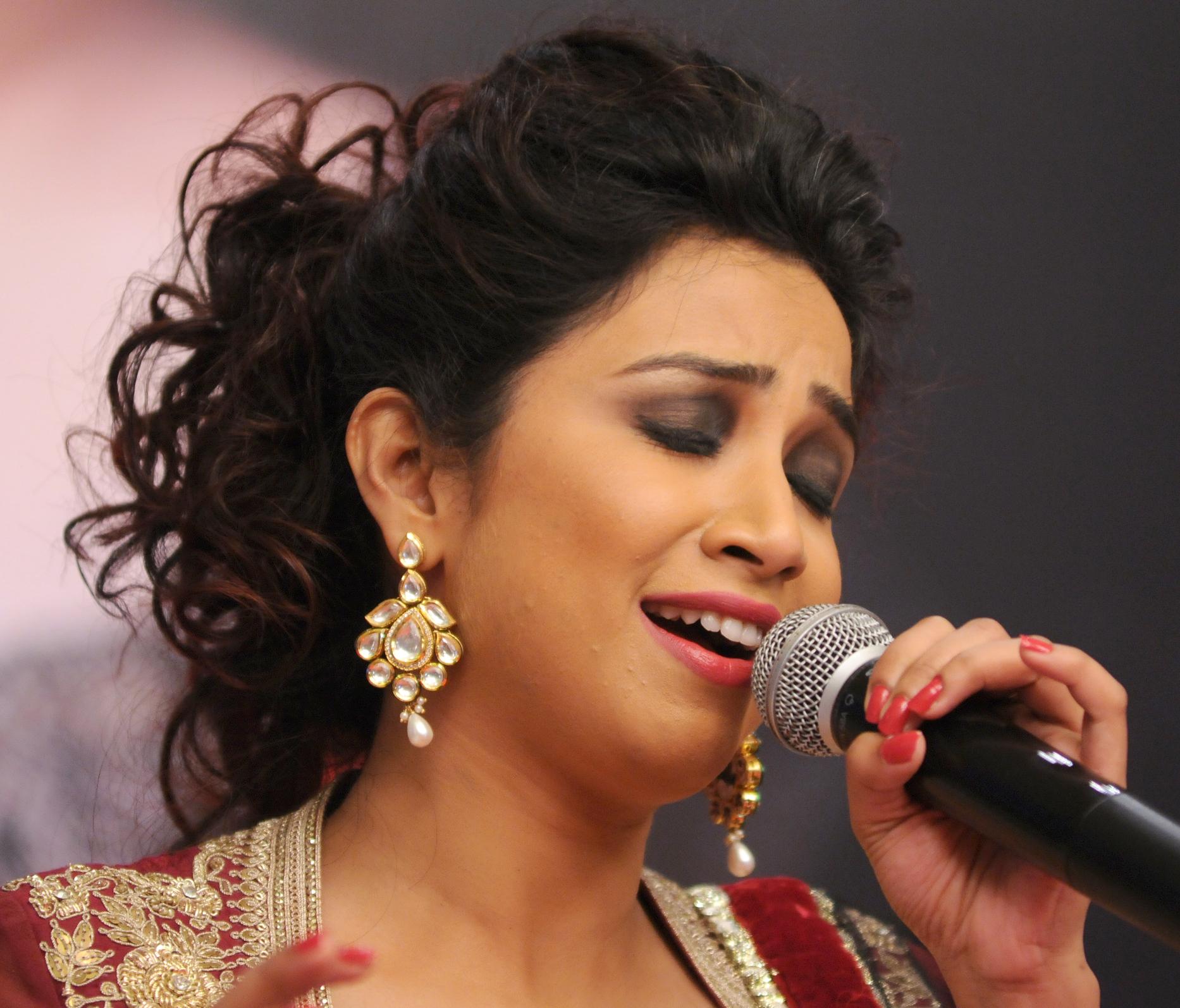 Happy Birthday to the extremely beautiful & talented Singer Shreya Ghoshal  