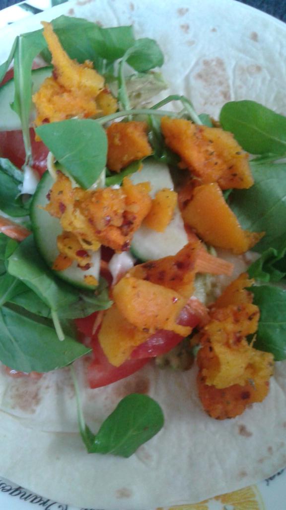 RozMcNeill's tweet photo. Homemade vegetarian fajita. #Vegelife http://t.co/q3ajFLiIX9