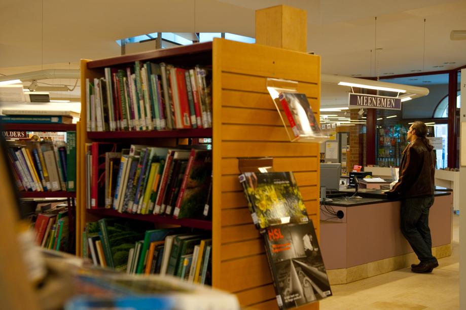 Nieuwsblad_be's tweet photo. Gemeenten moeten niet langer bibliotheek hebben http://t.co/PoU4B891ct #nieuwsblad http://t.co/HKlonKiUMl