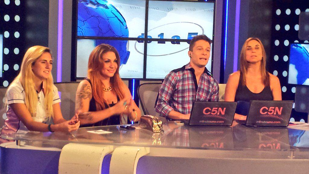 alejabazan's tweet photo. @lowrdez en @de1a5_C5N con @Abilassalle y @SoyTitoMonteiro por @C5N cc @mkgallicchio http://t.co/D4NAElJP04