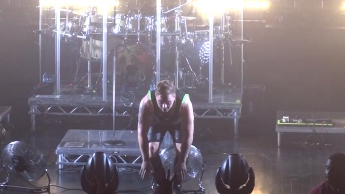 View image on Twitter