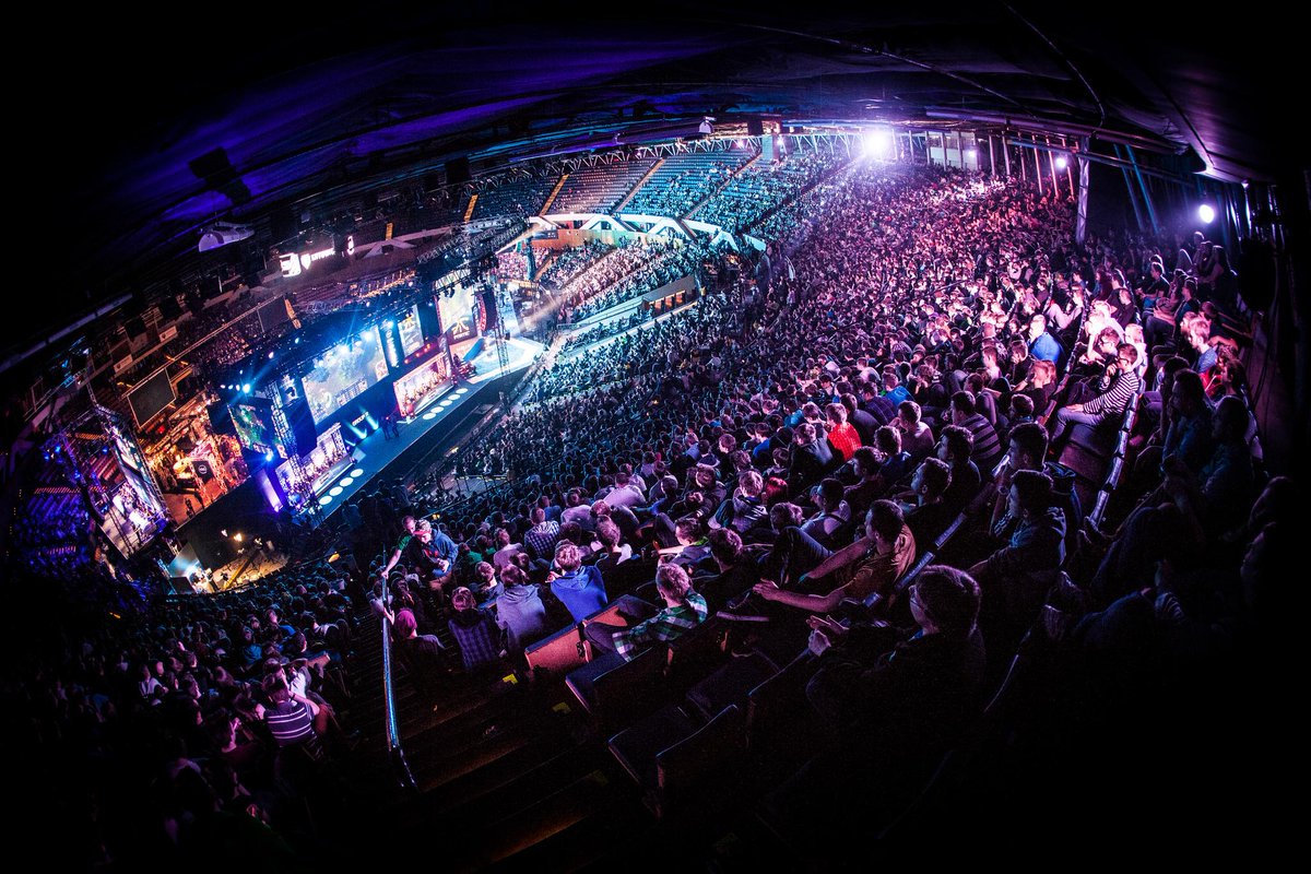 lolesports's tweet photo. #IEM Katowice begins in just 5 hours! 

Schedule: http://t.co/JnaUokgKmF http://t.co/ZipNwQb0gW