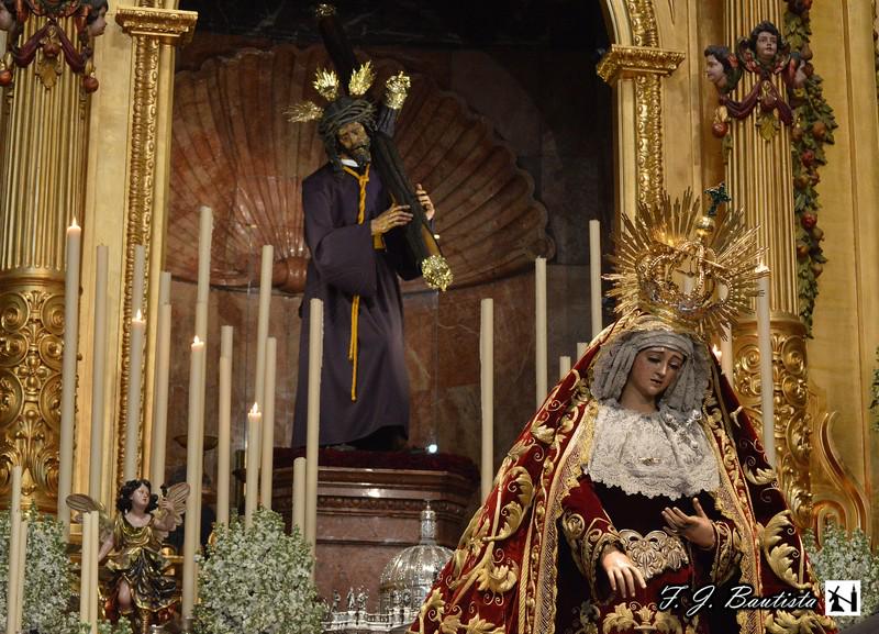 El reportaje del Besamanos a María Stma. del Mayor Dolor y Traspaso lo puedes ver en cofradiasdesevilla.blogspot.com.es