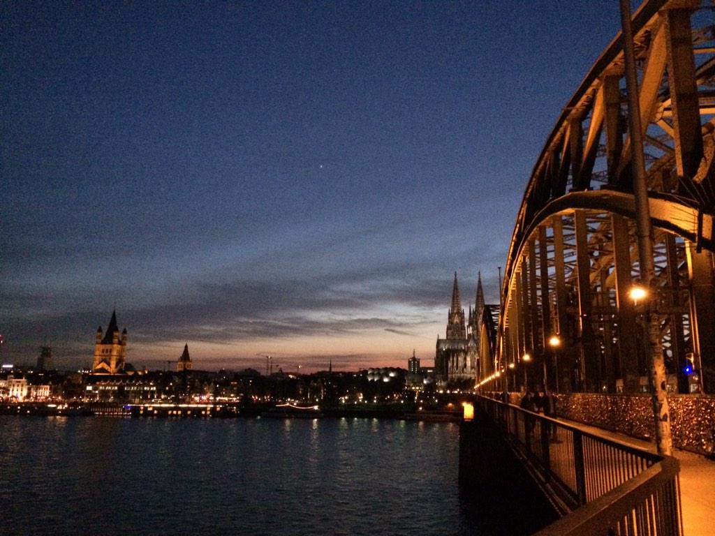 EMarti_KLOCKNER's tweet image. #ids #koelnmesse #klocknerimplantsystem ya en el ecuador de la feria!