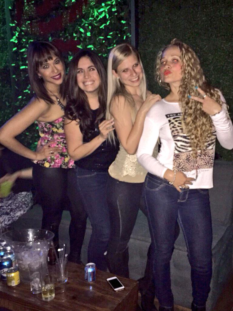 Ana1uSalazar's tweet photo. 10 años después nos volvimos a encontrar #LaAcademia #SegundaGeneracion @ERIKAALCOCER @karlatijerinna @andreacanta http://t.co/NimiSUfj8i
