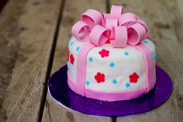 webwewant's tweet photo. " ♫  ♬  Happy Birthday World Wide Web ♫ ♩ ♪ " 
#Web26
Thank you @timberners_lee http://t.co/9YWJX50QJL