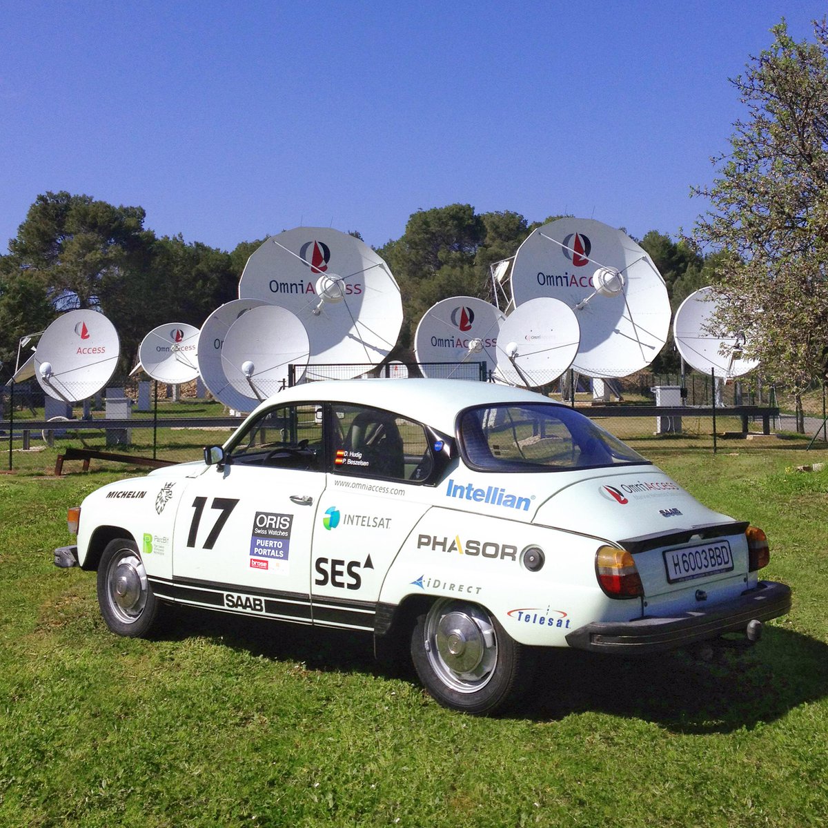 OmniAccess's tweet photo. Here is a sneak peak of our classic car taking part in @OrisRallyClasic later today @PuertoPortals #OrisRally http://t.co/VmJ9o1iNK2