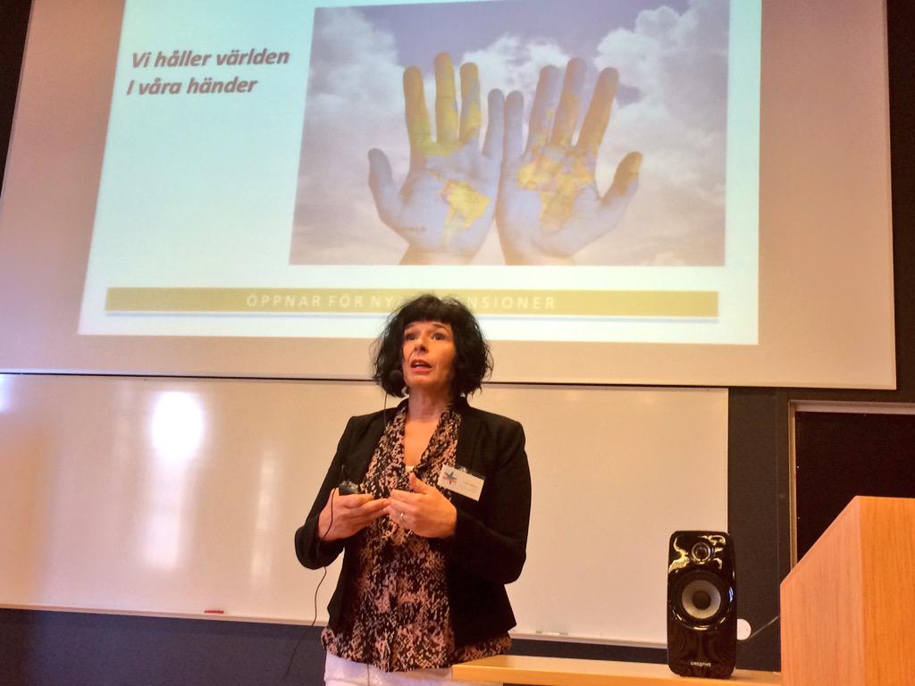 EgoWera's tweet photo. Vi håller världen i våra händer säger @Cecilia0224 #arbetsliv15 http://t.co/Bl1GPlTwiX