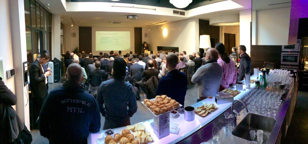 jkarutty's tweet image. Great location for the @VMware_Fr #ClubDesExperts @tuxtof on stage presenting vSphere6 new features