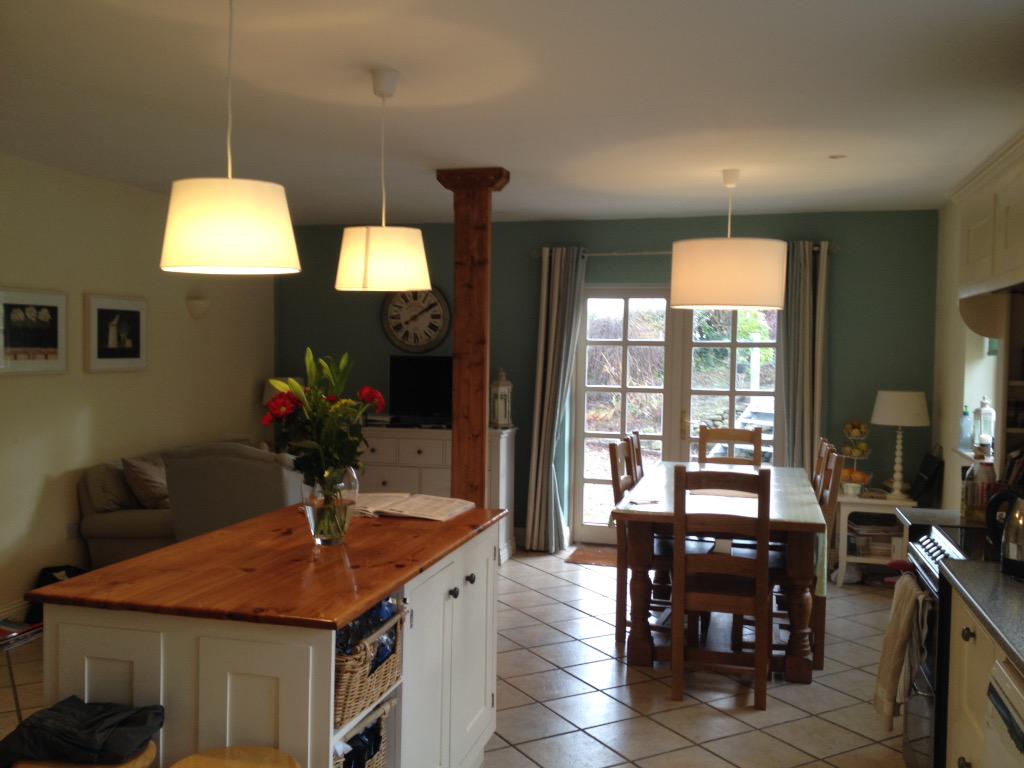 mimmi07's tweet photo. @CrownPaintsIRL @NevilleDoorstep looking for a nice light grey for my kitchen walls - any recommendations? http://t.co/HxfpDujanb