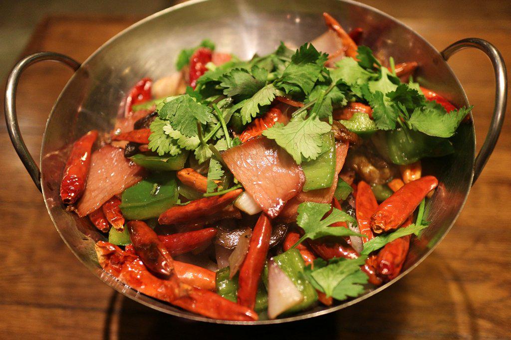 Learning to Like #SpicyFood. Can you train yourself to tolerate heat? Read: theatlantic.com/health/archive…